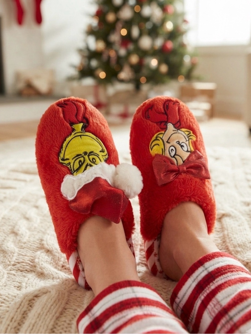 DR. SEUSS FAMILY GRINCH SLIPPERS